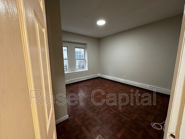 Foto del edificio - 234 6th Ave W