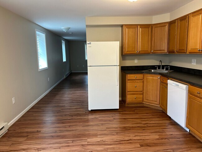 Building Photo - 224 E Middle Street