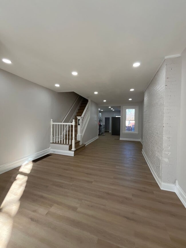 Foto del edificio - Completely renovated Allentown home offering the feel of brand-new construction