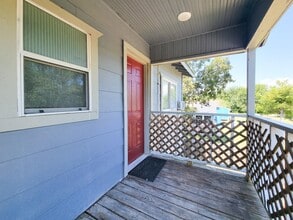 Building Photo - 711 Ave A