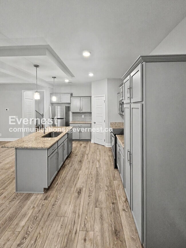 Foto del edificio - Limited Time Special Offer / 4 Bed, 3 Bath Home with Garage / Per-Friendly / Vouchers Accepted / ...