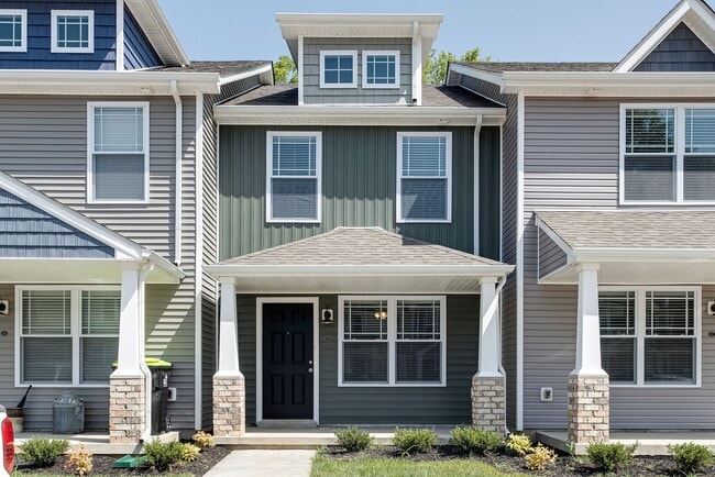 Building Photo - 225 Woodland Valley Ln