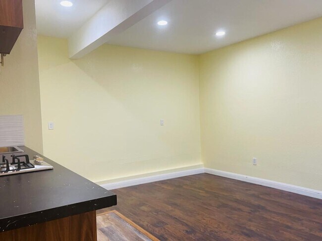 Building Photo - 2550 Poplarwood Way