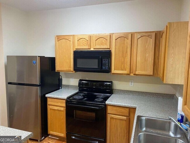 Foto del edificio - 2858 Parkway Close