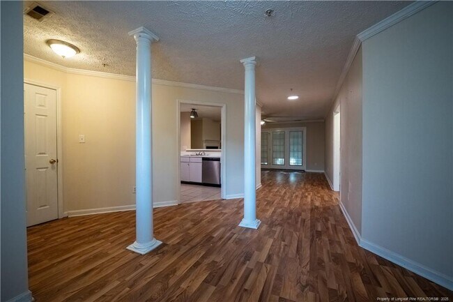 Foto del edificio - 352 Bubble Creek Ct