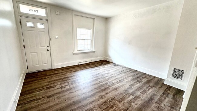 Building Photo - 4 Bedroom in Harrisburg!