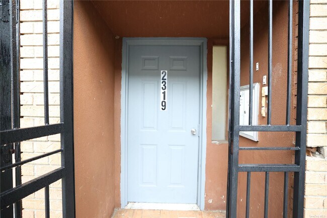 Foto del edificio - 2319 Bedford Ave