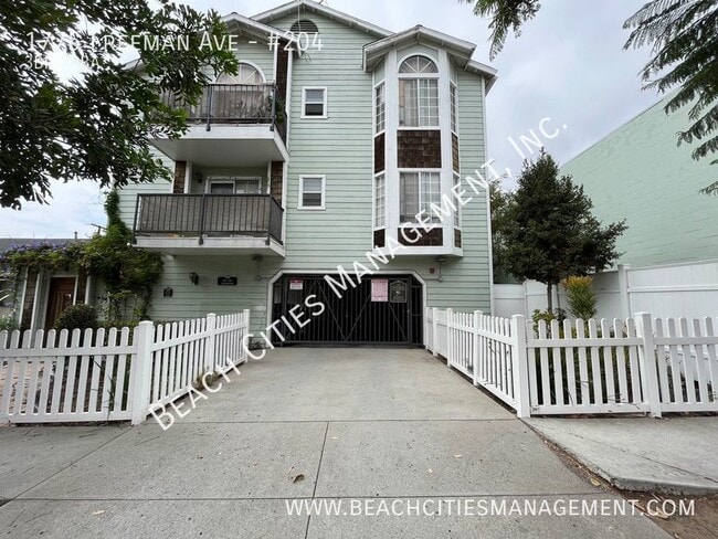 Building Photo - Beautiful 3 Bedroom, 2 Bath Condo with Par...