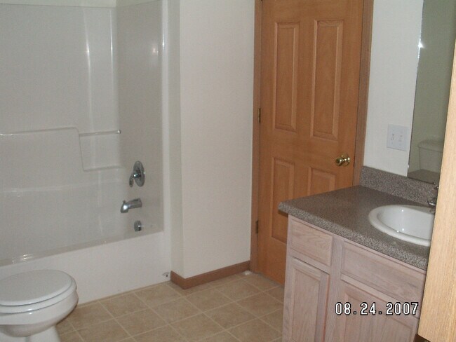 Foto del edificio - 2356 Meadowpoint Dr
