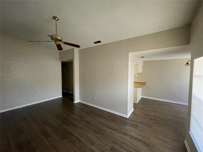 Foto del edificio - 750 Zella Ln