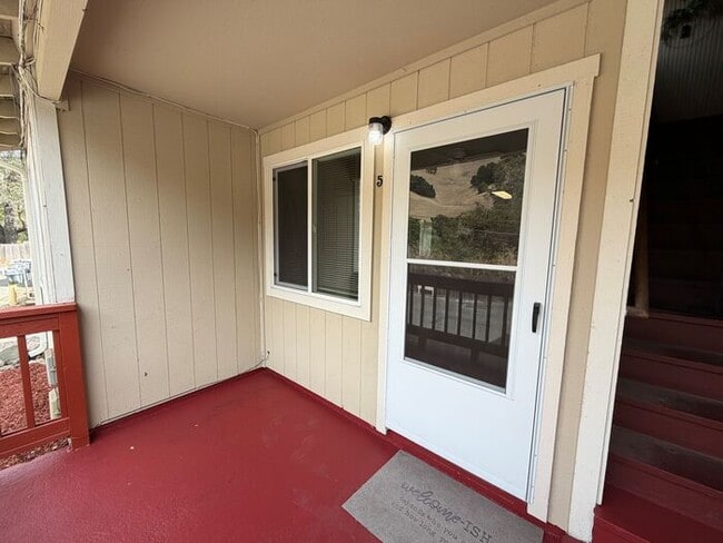 Photo - Petite 2 Bedroom, 1 Bath with yard House