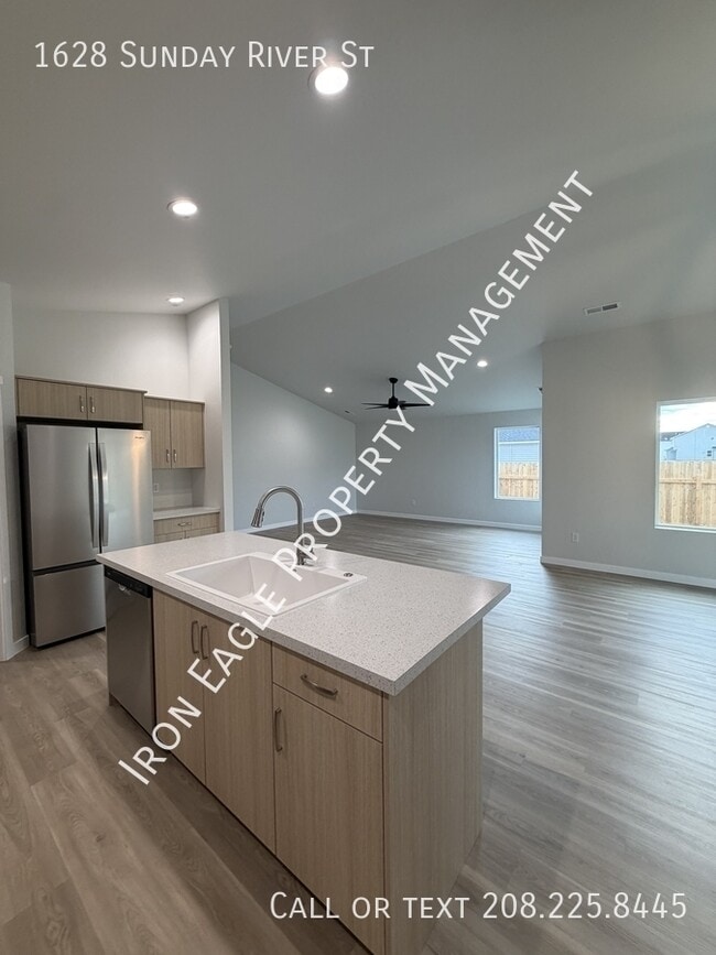Building Photo - 1628 Sunday River St
