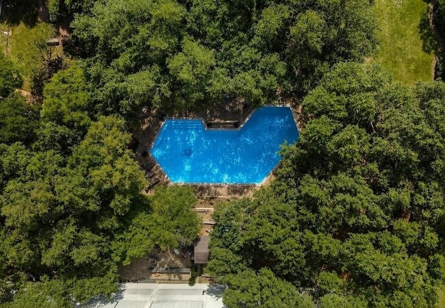Building Photo - 3883 Turtle Creek Blvd