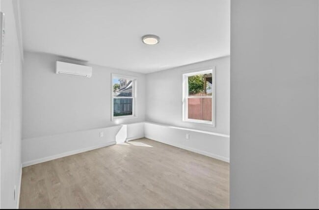 Building Photo - 165 Rounds Ave