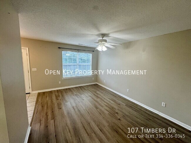 Foto del edificio - 107 Timbers Dr