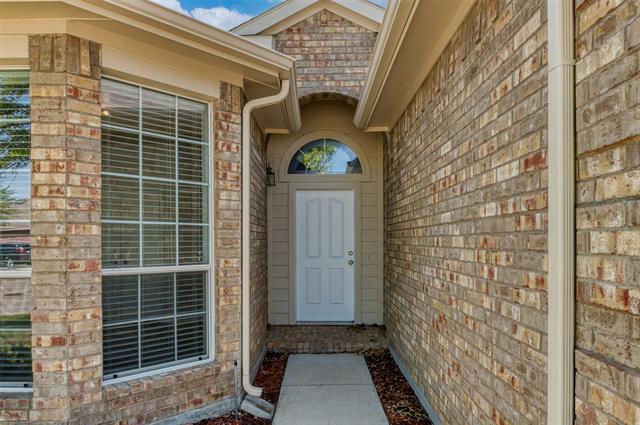 Foto del edificio - 9901 Amaryllis Ln