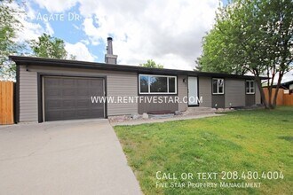 Building Photo - 1555 Agate Dr