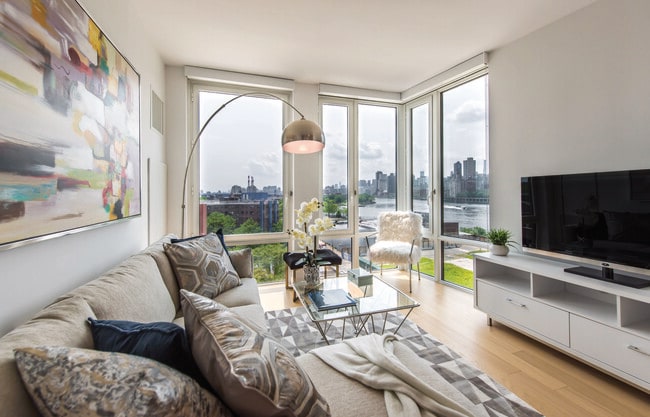 Interior Photo - 10 Halletts Point