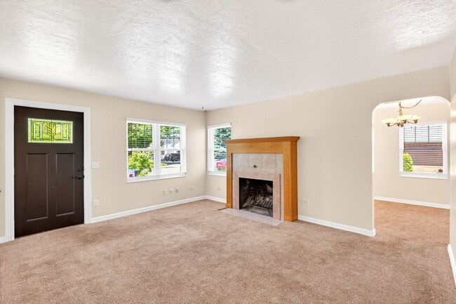Building Photo - 1414 NE 109th Ave