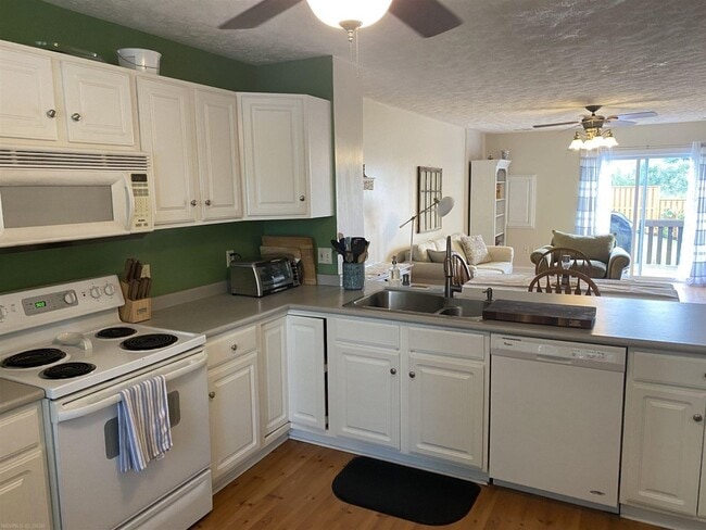 Building Photo - Townhome in Oaktree for rent