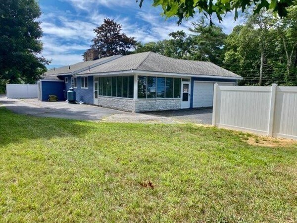 Foto del edificio - 1164 State Rd