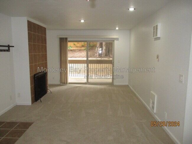 Foto del edificio - 3103 Golden Oaks Ln