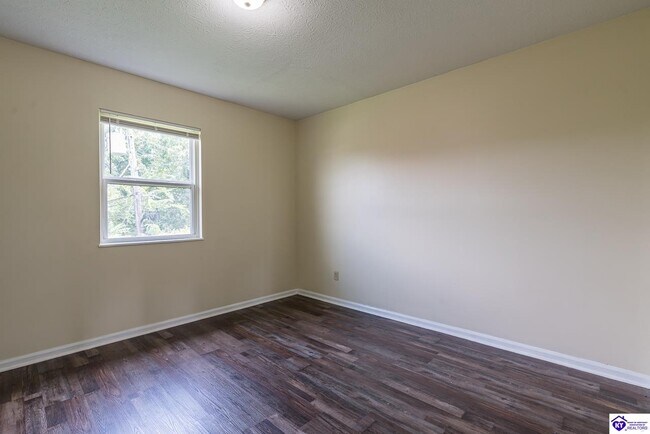 Foto del edificio - 390 W Elm Rd