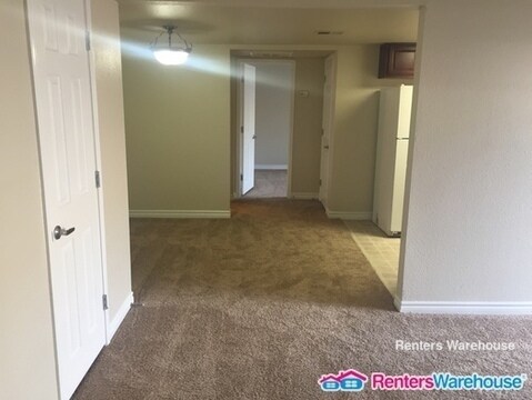 Building Photo - 5286 River Glen Dr