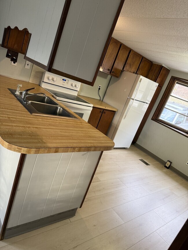 Foto del edificio - 1108 S Walnut Dr