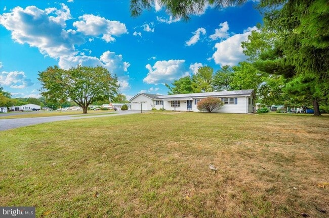 Building Photo - 6 Schaller Ln