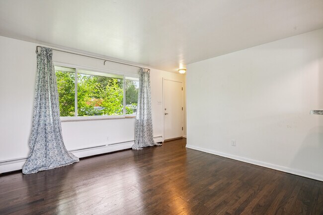Living room - 10280 W 12th Ave