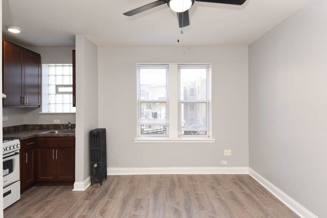 Foto del edificio - 4031 N Kenmore Ave