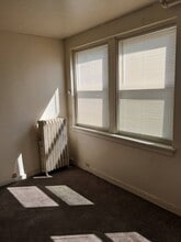 Building Photo - 1206 W Lincoln Ave