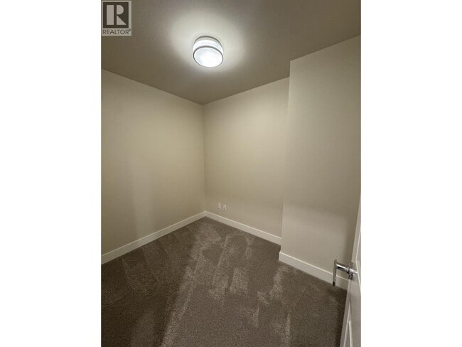 Building Photo - 5728 Berton Ave