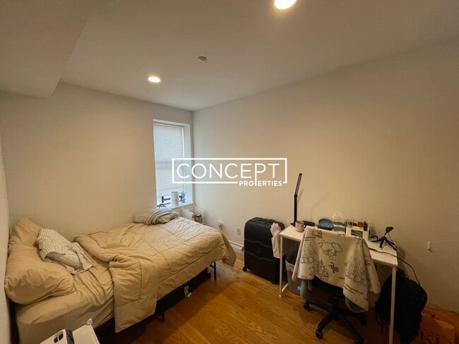 Building Photo - 64 Louis Prang St