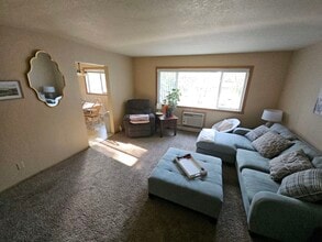 Building Photo - 1704 6th Ave S