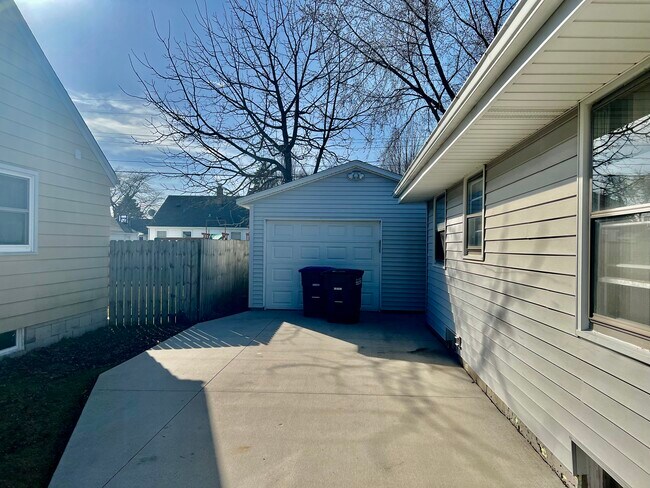 Foto del edificio - 2714 S 11th Pl