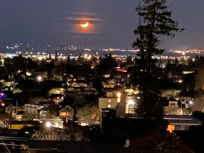 Vistas impresionantes - 5340 Broadway Ter