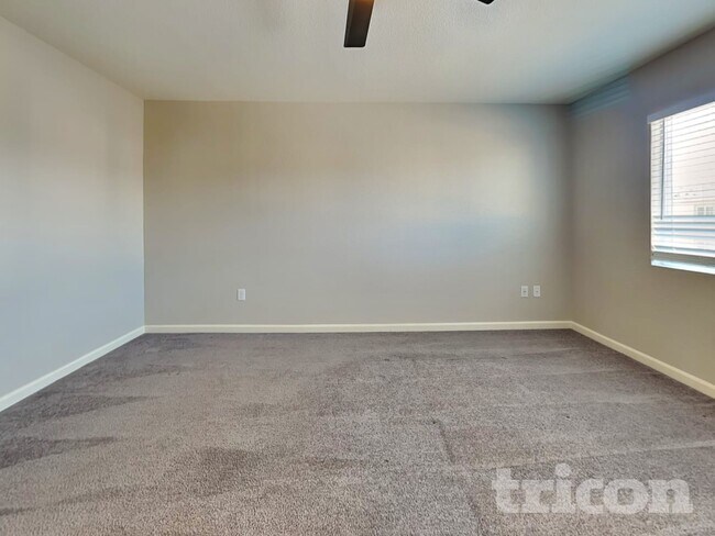 Foto del edificio - 8941 Elk Ravine Dr