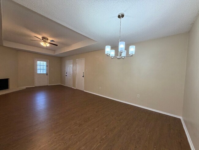 Foto del edificio - AVAILABLE NOW 3 BEDROOM 2 BATH DUPLEX IN NORTH RICHLAND HILLS