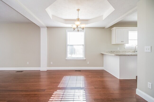 Building Photo - 693 Almondwood Pl