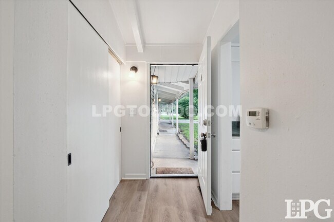Foto del edificio - 3116 W Lincolnshire Blvd