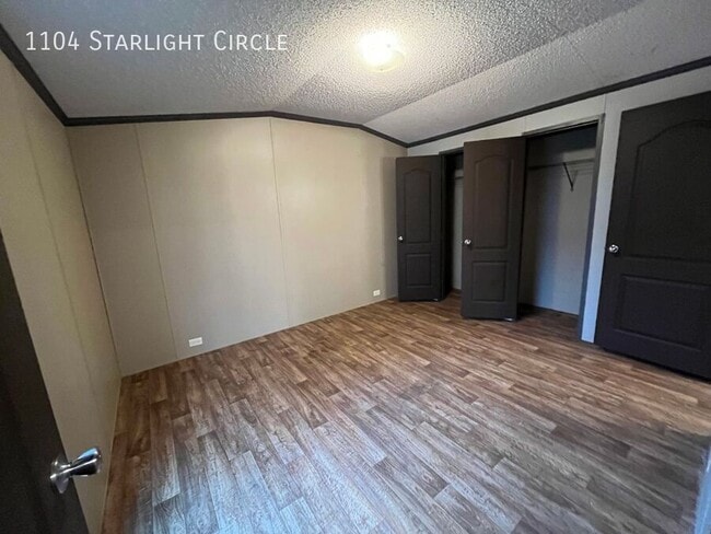 Foto del edificio - 1104 NW Starlight Cir