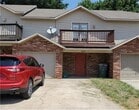 Primary Photo - 826 W Peachtree Dr