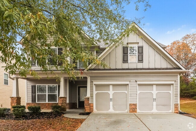 Building Photo - 2390 Village Green Dr