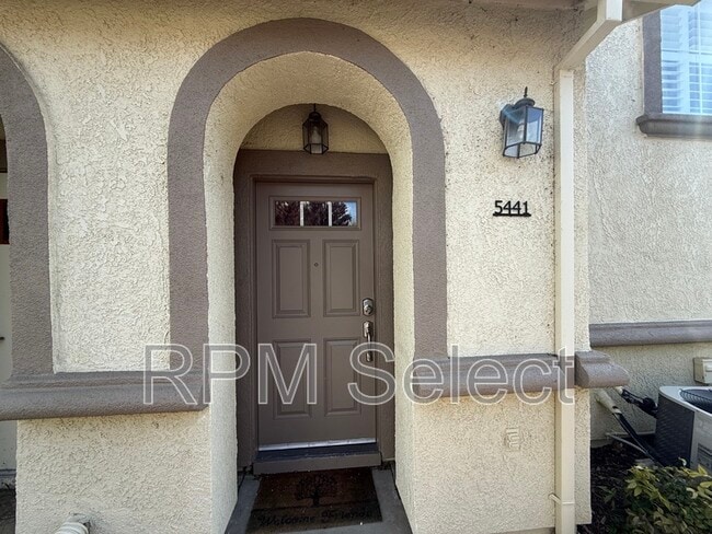 Building Photo - 5441 Tares Cir