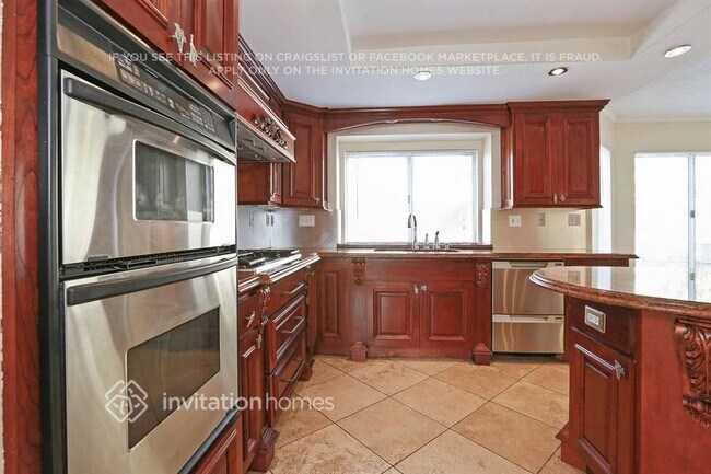 Building Photo - 20325 Calhaven Dr