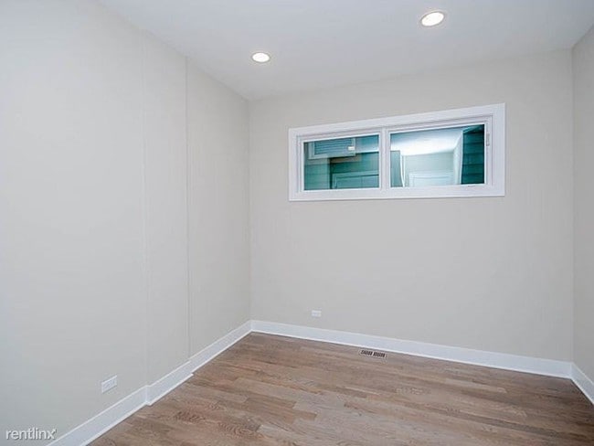 Building Photo - 1024 N Honore St