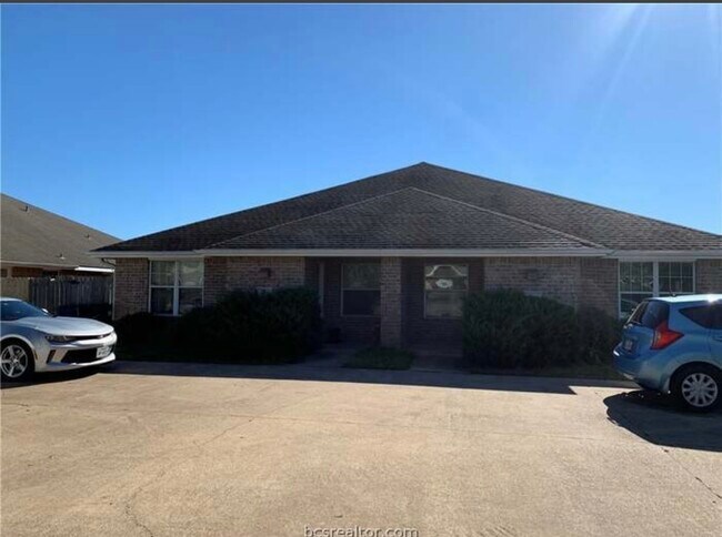 Building Photo - 3613 Oldenburg Ct