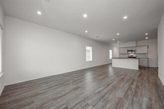 Building Photo - 5619 Vintage Oakmont Dr